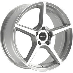 18x7.5 Motiv 433MS Blade Gloss Silver Machined Face Wheel 5x4.5 (40mm)