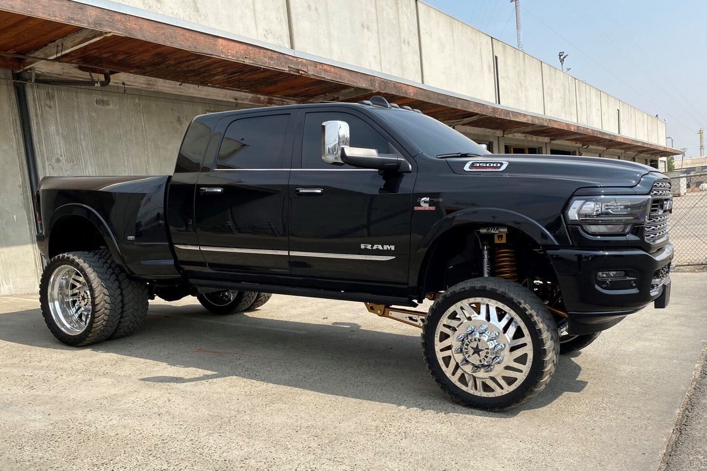 McGaughys 8 Inch Premium Lift Kit 2019-2024 Dodge Ram 3500 4-Link Kit 4WD