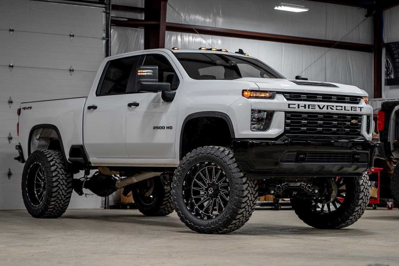 McGaughys 7-9 Inch Premium Lift Kit 2020-2025 Silverado/Sierra 3500