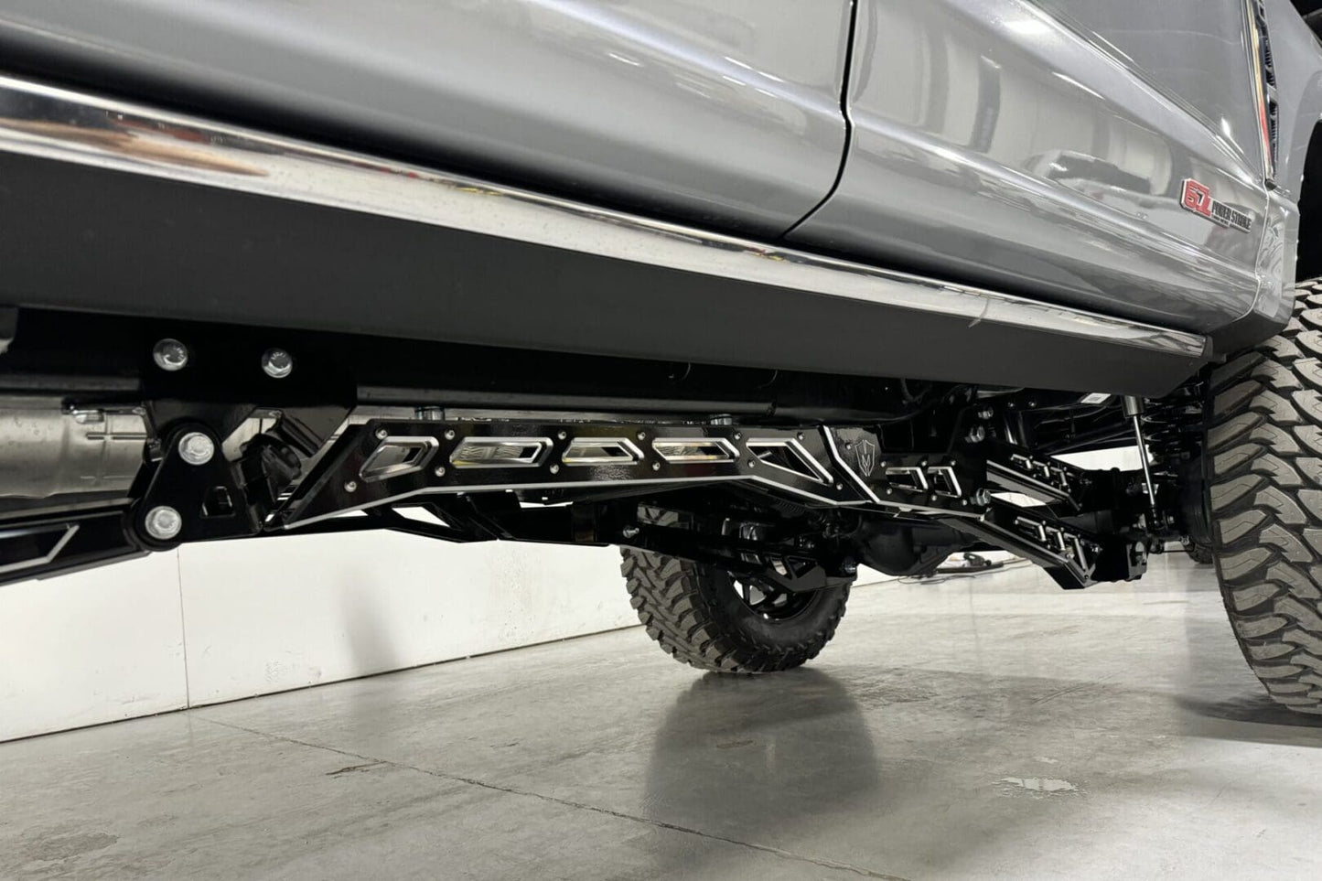 McGaughys 8 Inch Lift Premium S/S Cradle Kit 2023-2024 Ford F250 / F350 Short Bed
