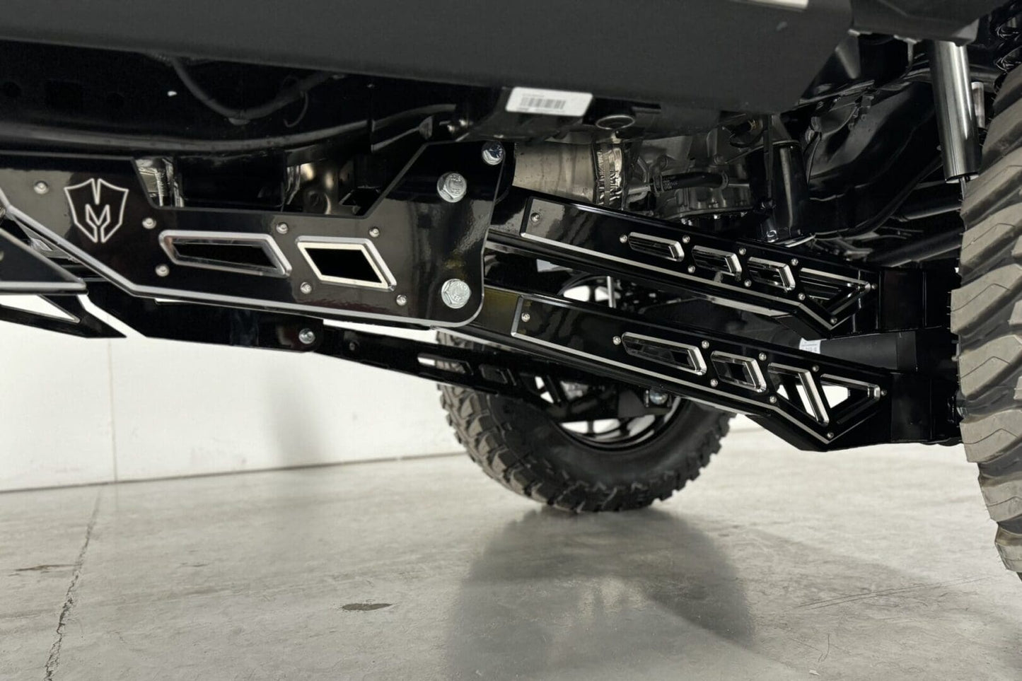 McGaughys 8 Inch Premium S/S Black Lift Kit 2023-2024 Ford F450 4WD