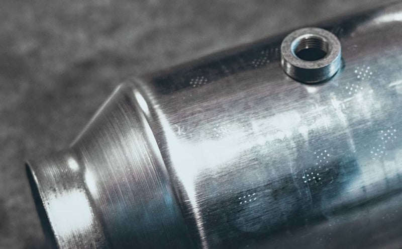 MagnaFlow Universal Catalytic Converter 2in Inlet 2in Outlet 16in Length 6.375in Width