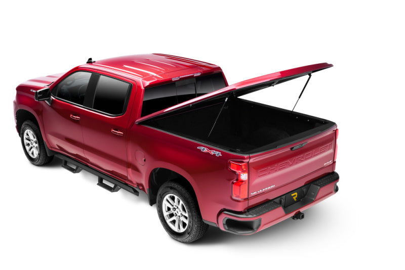 UnderCover 19-20 Chevy Silverado 1500 6.5ft Lux Bed Cover - Black Meet Kettle