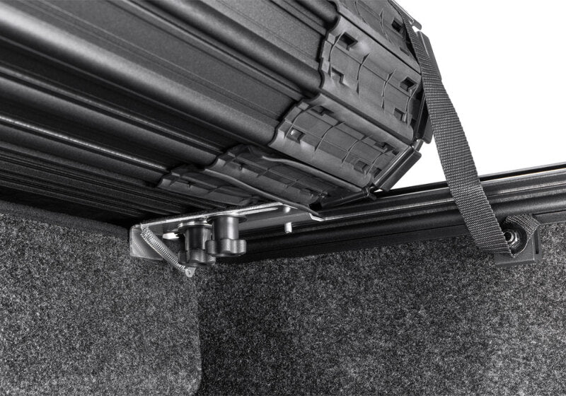 BAK 99-07 Ford Super Duty Revolver X4s 6.9ft Bed Cover