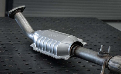 MagnaFlow Direct Fit Catalytic Converter 01 Ford Lightning 5.4L