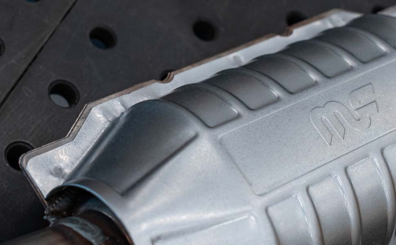 MagnaFlow Universal Catalytic Converter 2.5inch CA OBDII