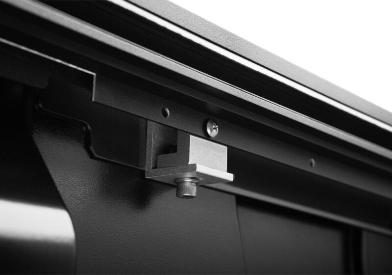 Roll-N-Lock 2022 Toyota Tundra (66.7in. Bed Length) E-Series XT Retractable Tonneau Cover