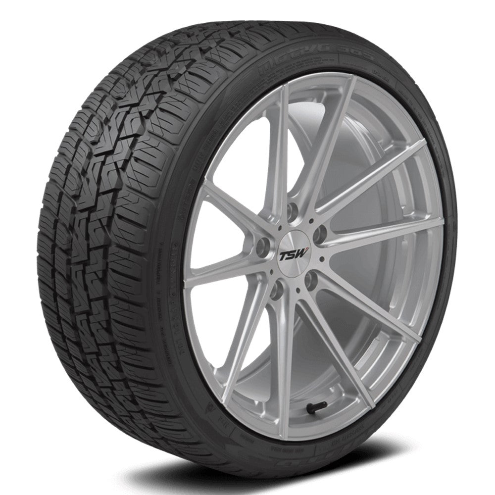 235/65R18 Nitto Motivo 365 Tire
