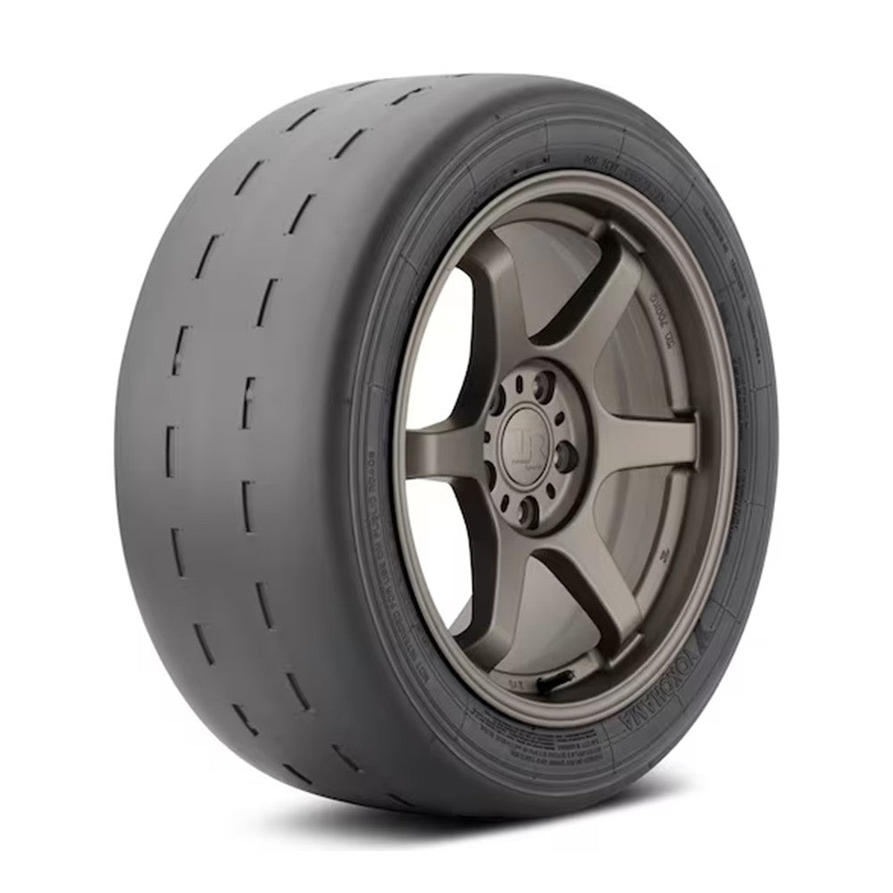 245/40R17 Yokohama Advan A055 Tire